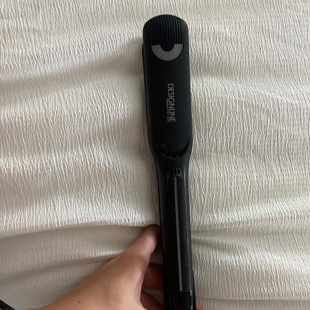 Designline titanium hair straightener
